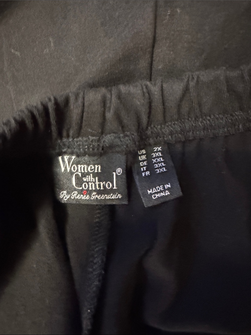 Women with Control Black Elastic Waist cropped Pants - Picture 2 of 4